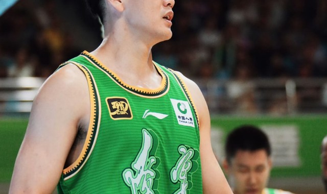 辽宁男篮拒绝爆冷！完成大逆转，姜宇星渐入佳境，王岚嵚19分